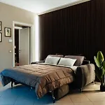 Sun Pool Near Free Parking