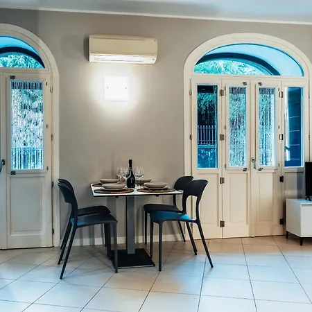 Sun Pool Near Free Parking Μπελάτζιο