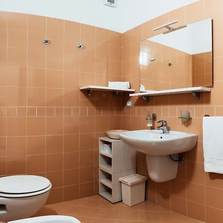 Sun Pool Near Free Parking * Μπελάτζιο