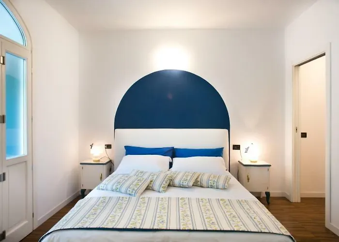 Sun Pool Near Free Parking *