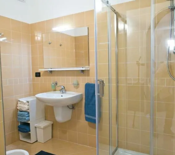 Lägenhet Sun Pool Near Free Parking *