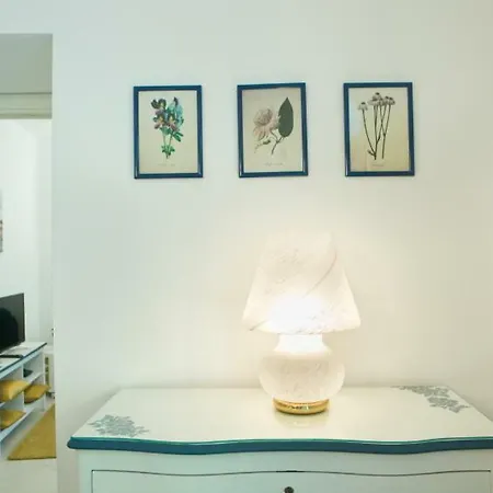 Sun Pool Near Free Parking * ベッラージョ