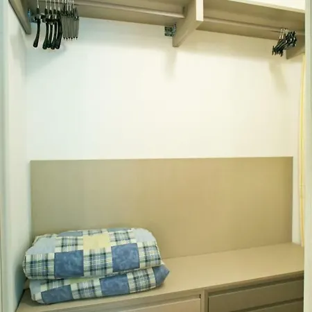 Sun Pool Near Free Parking *